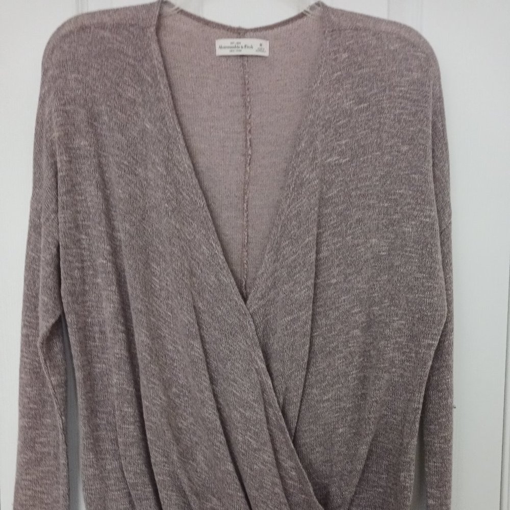 Abercrombie & Finch Womens Light Weight Lavender Wrap Sweater Top Size Medium